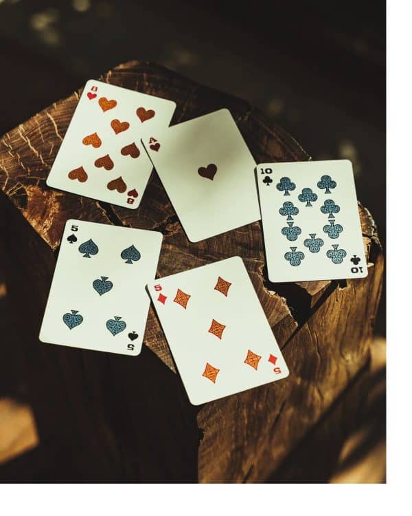 Gunslingers: Outlaw Gilded Edition Playing Cards by Joker and the Thief - Image 11