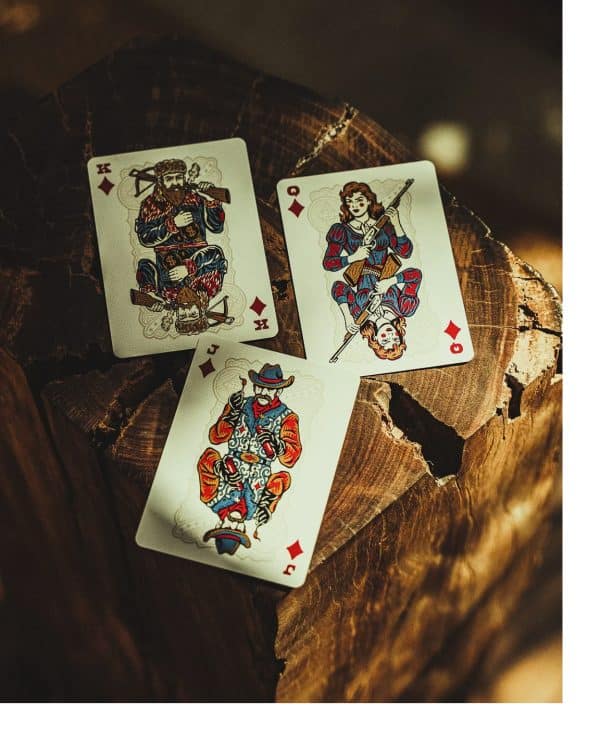 Gunslingers: Outlaw Gilded Edition Playing Cards by Joker and the Thief - Image 9